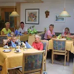 Apartment Gastehaus Karoline