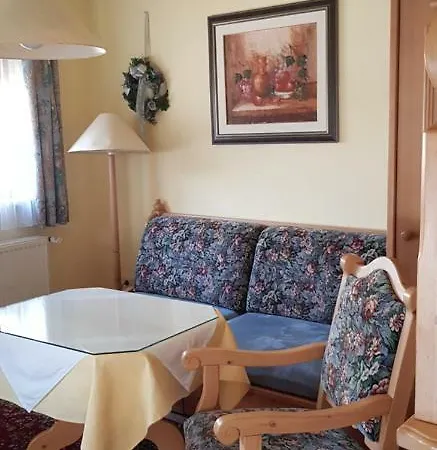 Gaestehaus Karoline Apartamento *
