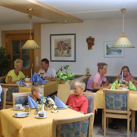 Gaestehaus Karoline *