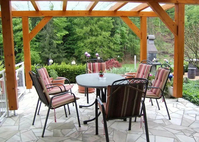 Gaestehaus Karoline Апартаменты *